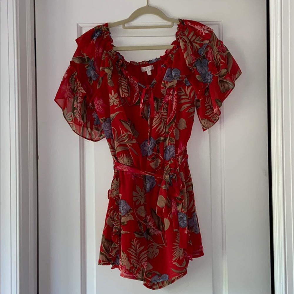 EUC Wayf xs red lightweight romper